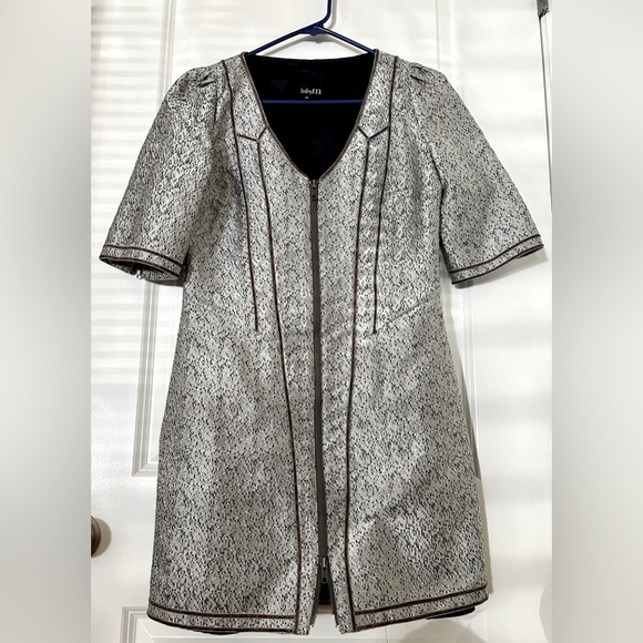 Silver Metallic Zipper Cocktail Party Dress with Puff Sleeves - Picture 1 of 4